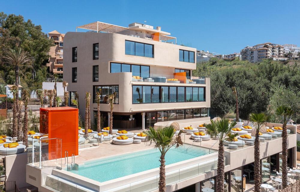 Beach Club Pool