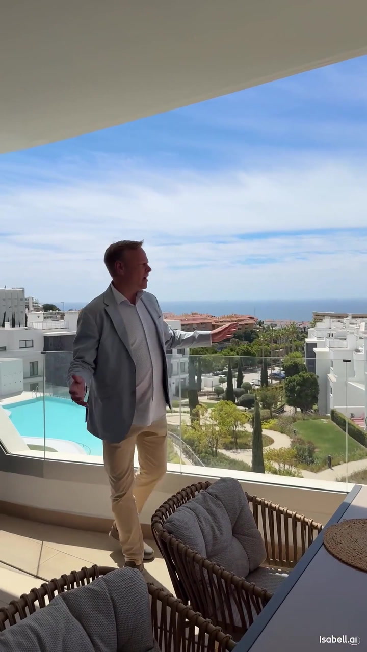 Private video presentation of the Reserva del Higuerón residence